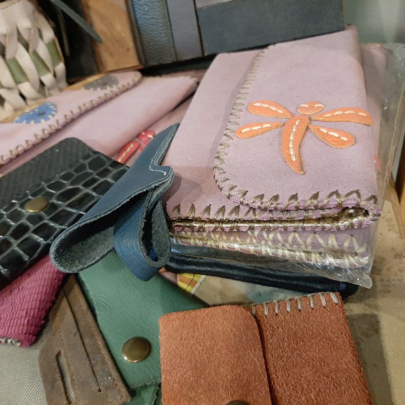 Thanh lý ví dài cầm tay.