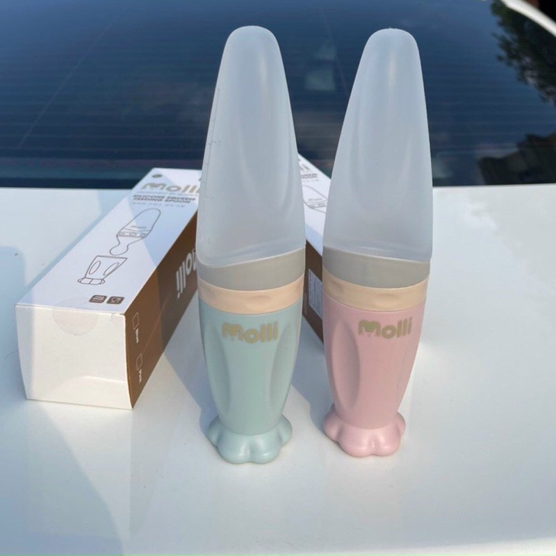 Bình thìa ăn dặm silicon Molli hỗ trợ uống sữa ăn bột đút cháo có nắp chống tràn tiện lợi an toàn cho bé