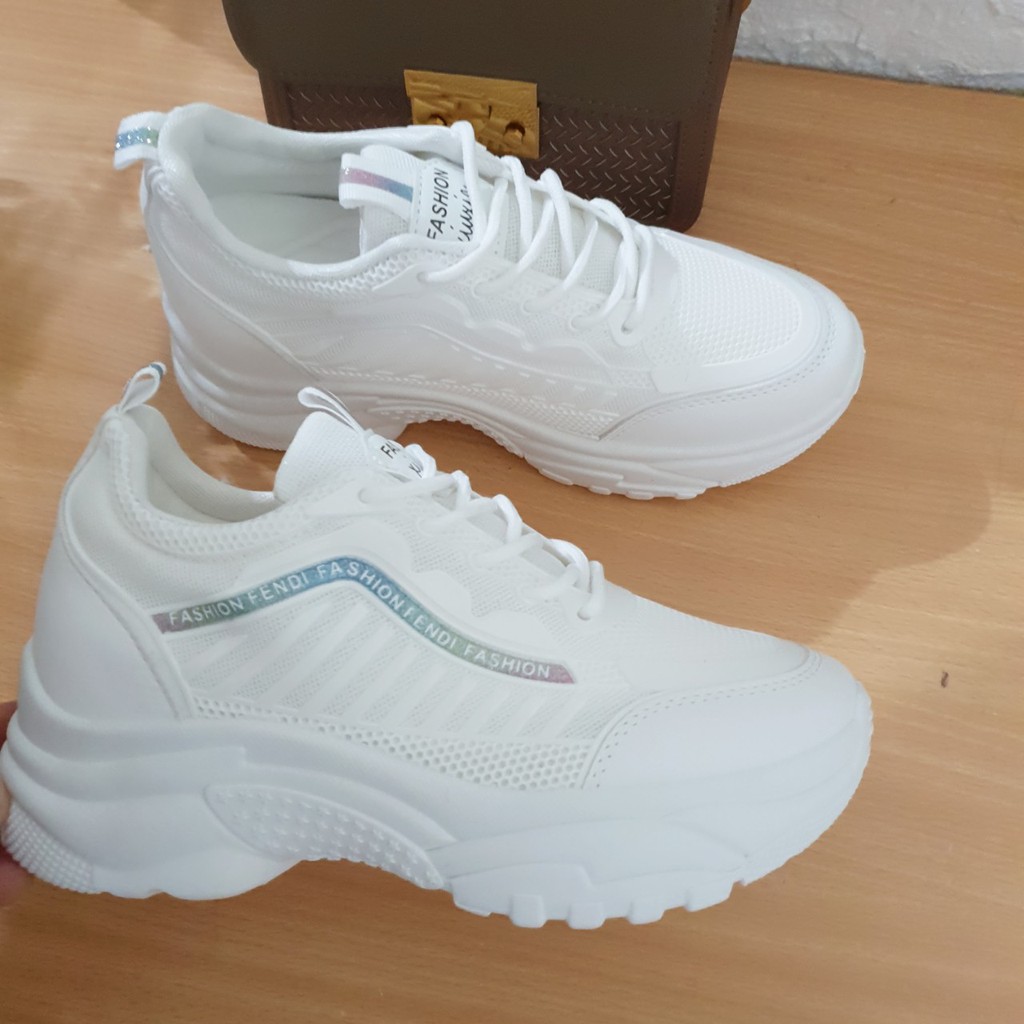 giày thể thao nữ trắng ulzzang kiểu dáng sneaker hàng đẹp giá rẻ HV08