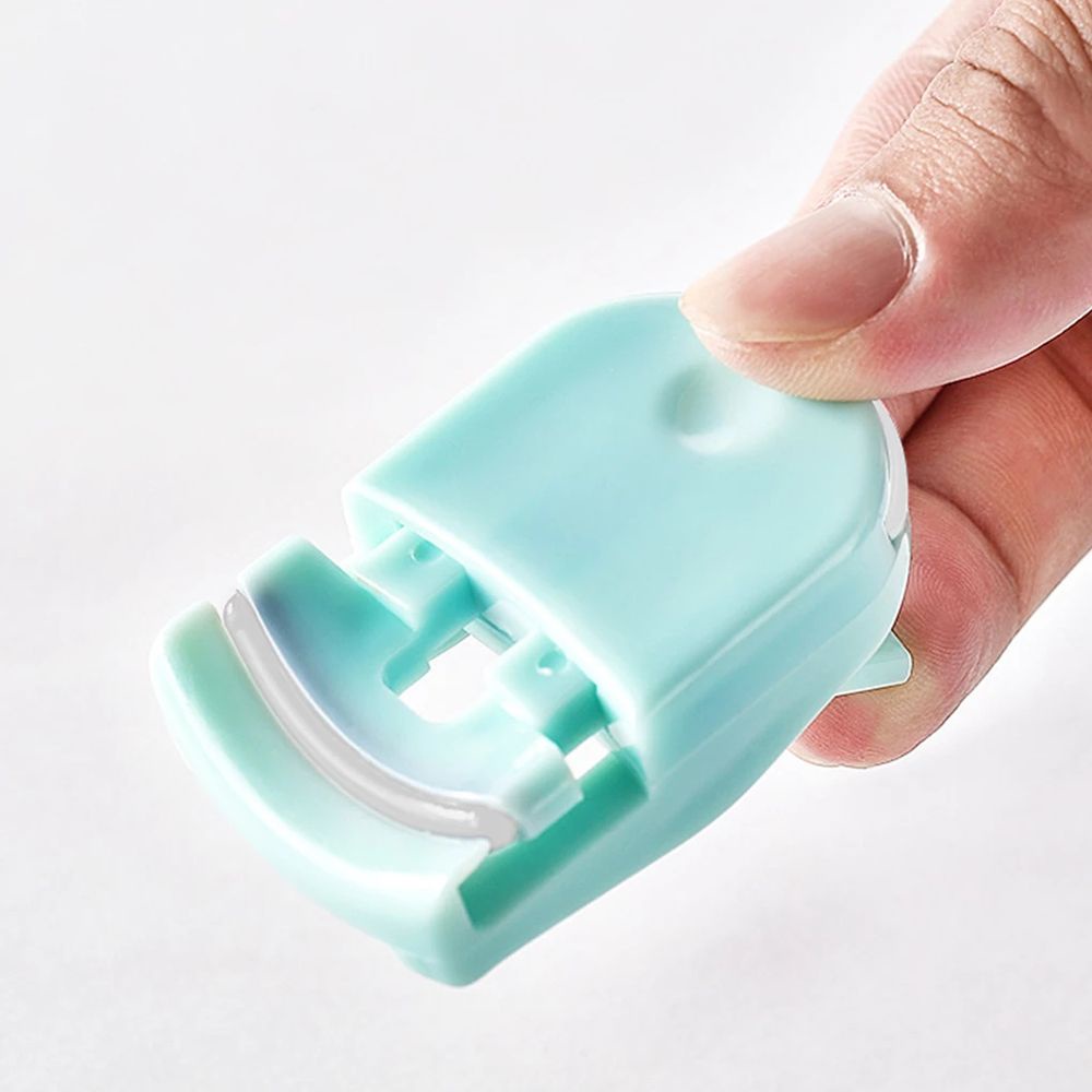 [Hàng mới về] Dụng cụ uốn mi mini bằng nhựa nhiều màu sắc tiện lợi dành cho nữ