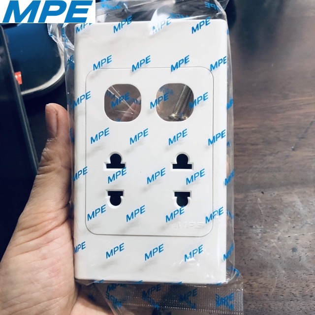 MPE, Bộ ổ cắm đôi 2 chấu 16A + 2 Lỗ trống gắn thiết bị, Hàng Việt Nam, Chất Lượng Cao