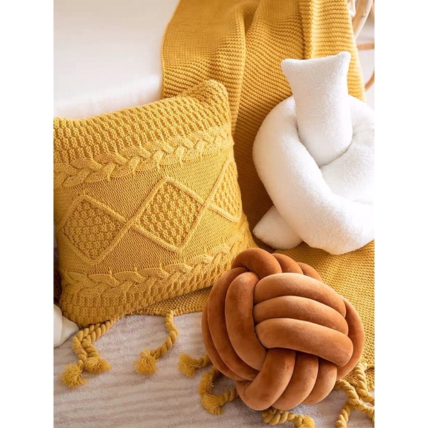 Gối trang trí phòng khách và sofa phong cách hiện đại