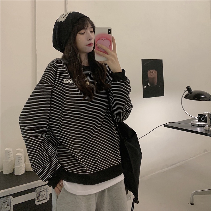 Áo sweater tay dài cổ tròn kẻ sọc kiểu retro cá tính