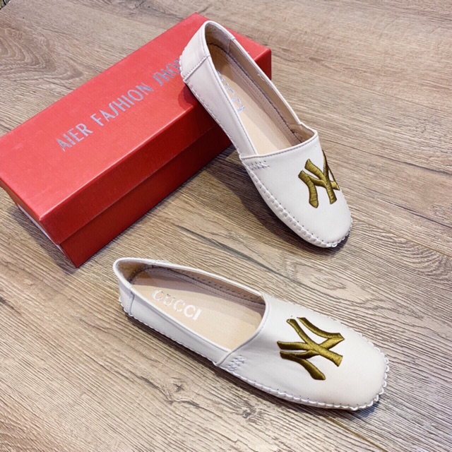 ] Giày lười thêu NY da mềm êm chân | BigBuy360 - bigbuy360.vn