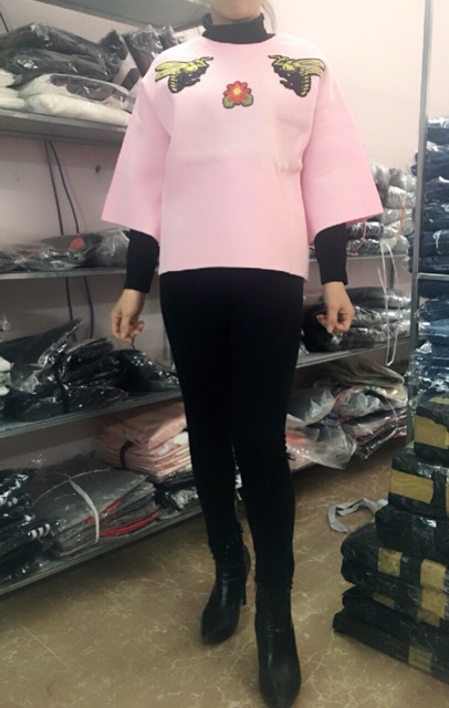 Áo len con ong | BigBuy360 - bigbuy360.vn