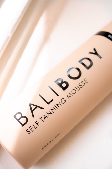 <CÓ SẴN- Ultradark > Balibody Self Tanning Mousse - Nhuộm nâu da tức thì | BigBuy360 - bigbuy360.vn
