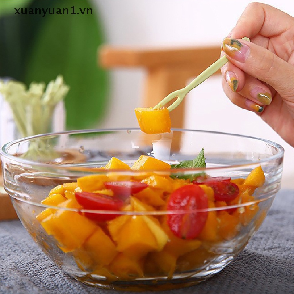 Set 50 Nĩa Ăn Trái Cây Bằng Nhựa Họa Tiết Hoạt Hình Dễ Thương