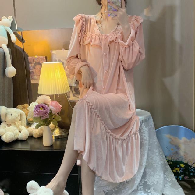 Court style embroidered gold velvet super fairy nightdress 2022 new autumn slim and comfortable V-collar pajamas home wear trend