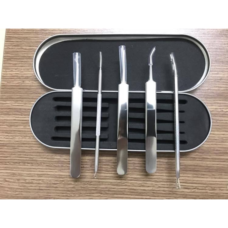 Bộ lấy mụn 5 chi tiết chuyên dụng, 3 nhíp gắp và 2 que nặn