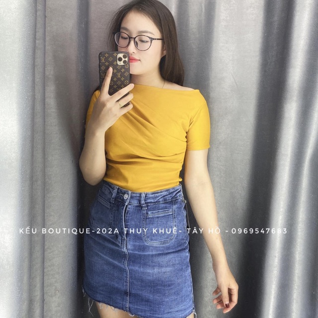 Phông body cổ thuyền