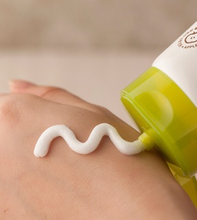 SỮA RỬA MẶT TÁO INNISFREE APPLE SEED DEEP CLEANSING FOAM
