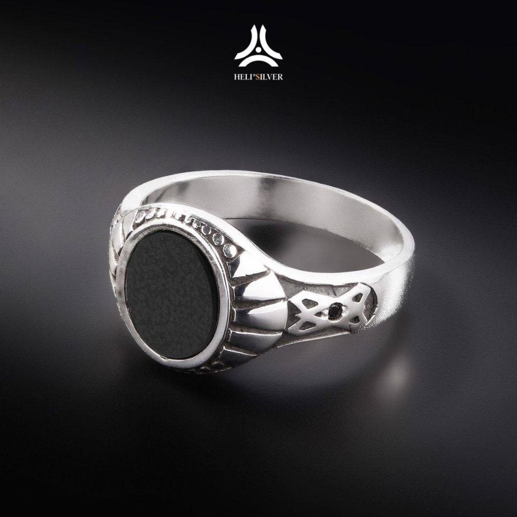 Nhẫn bạc nam, nữ HeliSilver Gothic Onyx Helios Original S925