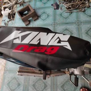 Da yên kingdrag vân carbon chữ lớn