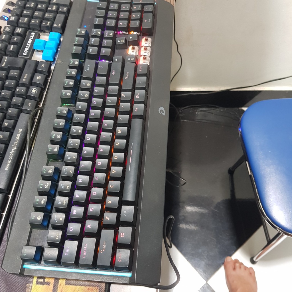 Bàn phím cơ dareu ck 526s hàng thanh lý còn tốt