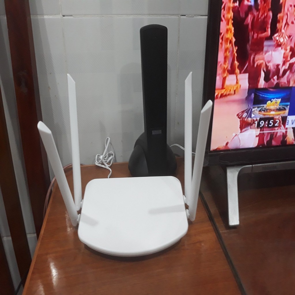 MobiHome, Bộ phát wifi 4G tại nhà tặng sim 4G phát wifi 1 thángkhông giới hạn. Kết nối 30 thiết bị, bảo hành 12 tháng