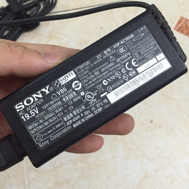 Sạc laptop zin hãng sony vaio 19.5v- 3.3A