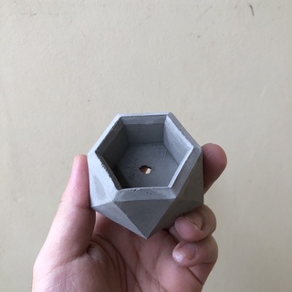 Chậu xi măng mini đa giác trồng sen đá
