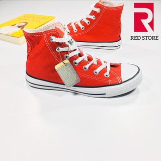 Giày sneaker màu đỏ cổ cao