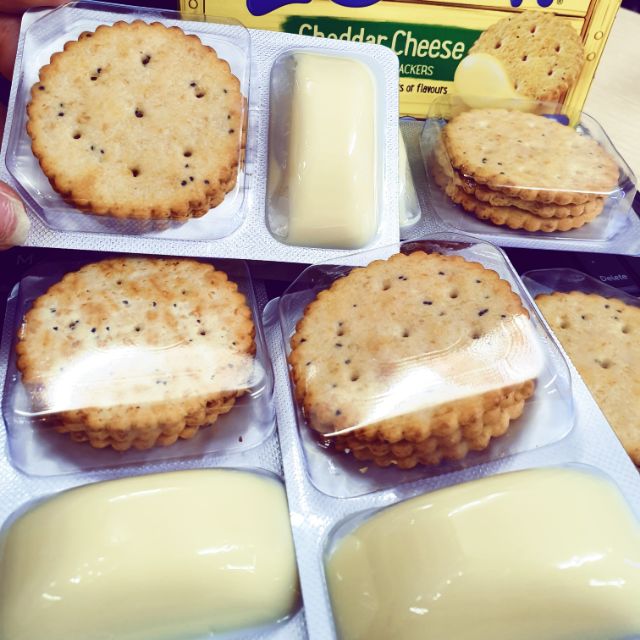 Bánh Chấm Bơ Le Snack ( Hàng Úc Xách Tay)