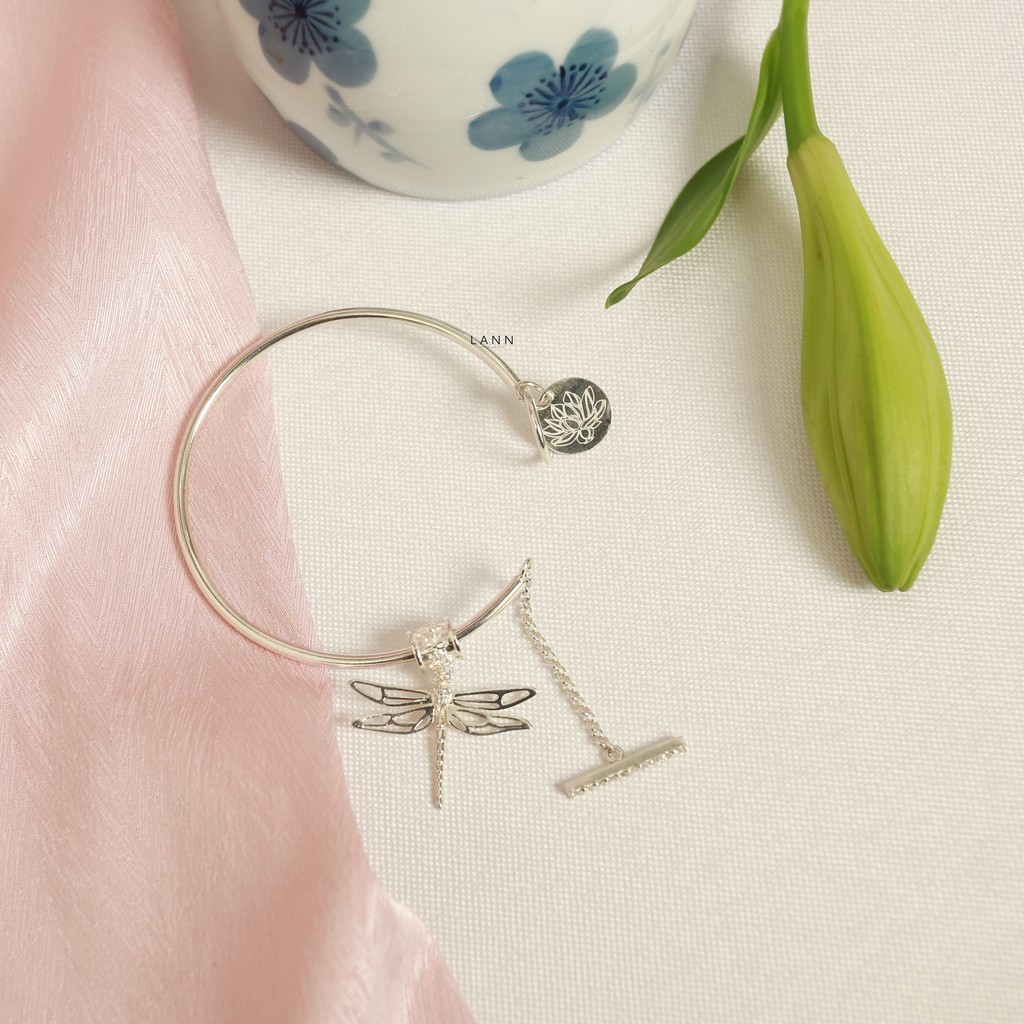 Kiềng thân tròn trơn mở charm chuồn chuồn BẠC S925 LANN K049