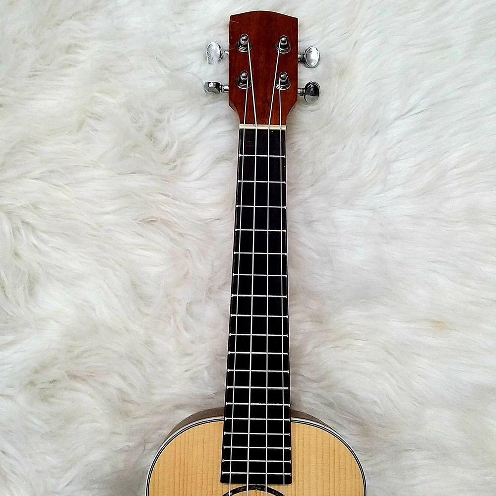 Đàn Ukulele Concert (23') gỗ nguyên tấm - Tặng kèm phụ kện Giáo trình, Bao, Pick, Pick Bag