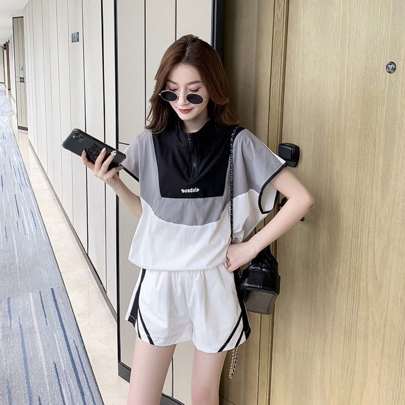 Set đồ thể thao ngắn tay kiểu dáng Hàn Quốc cho nữ