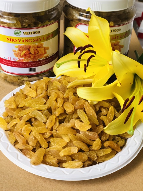Hộp 500g Nho vàng Mỹ không hạt sấy lạnh VIETFOOD- Trái to dẻo ngọt