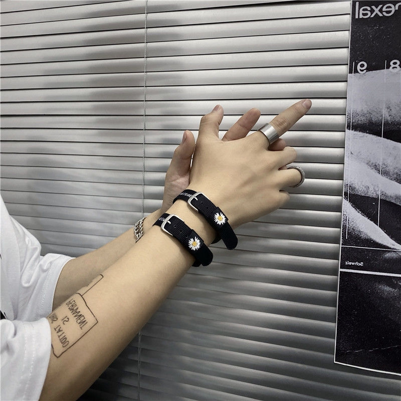 Vòng tay in chữ và họa tiết hoa cúc phong cách Hàn Quốc cho nam và nữ 23278