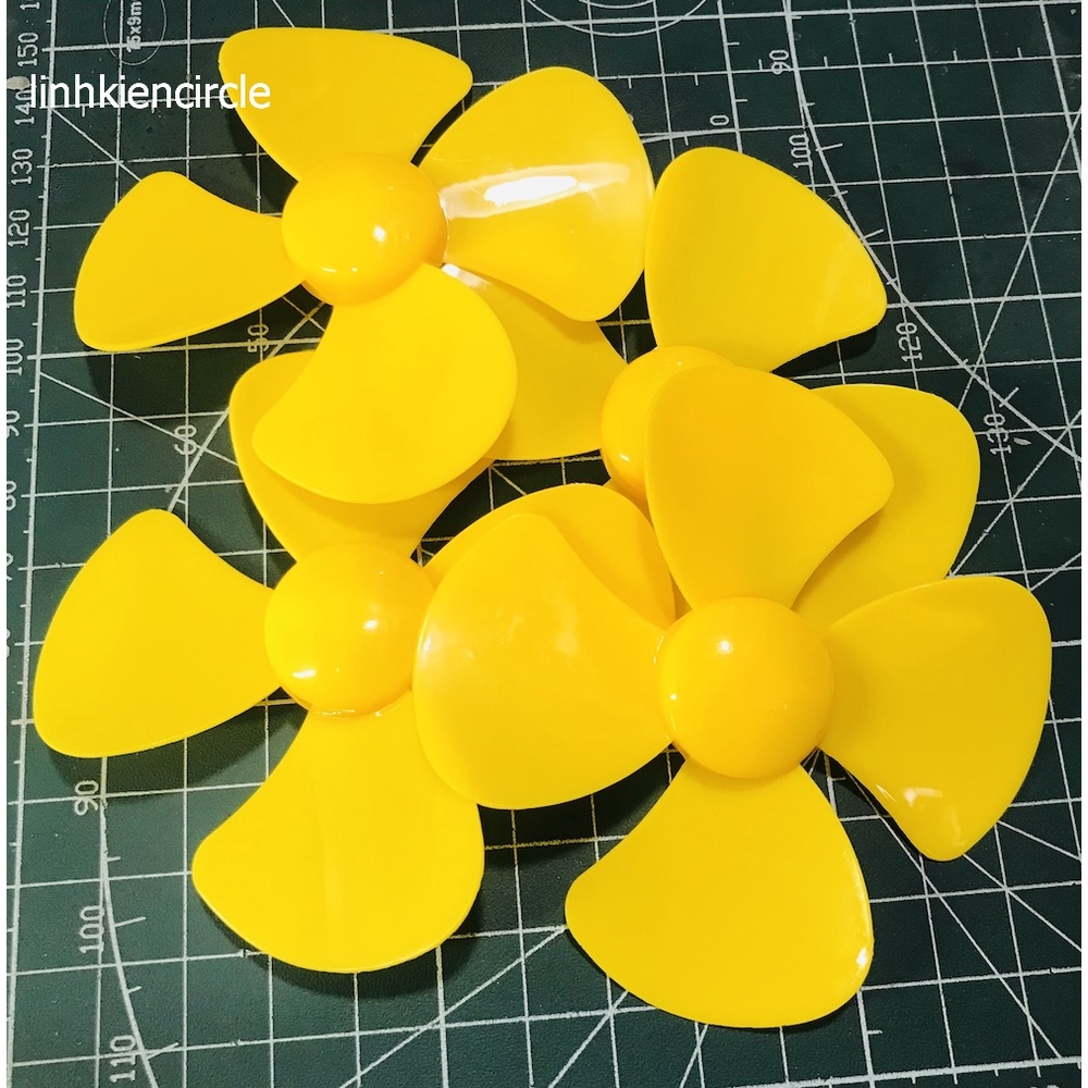 4 Cánh quạt nhựa mini đường kính 80mm trục 2mm - D0245