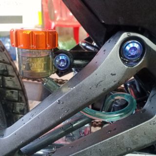 Bình dầu khói Brembo