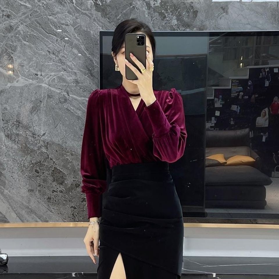 Áo Nhung Tay Dài Cổ Chữ V Phong Cách Retro