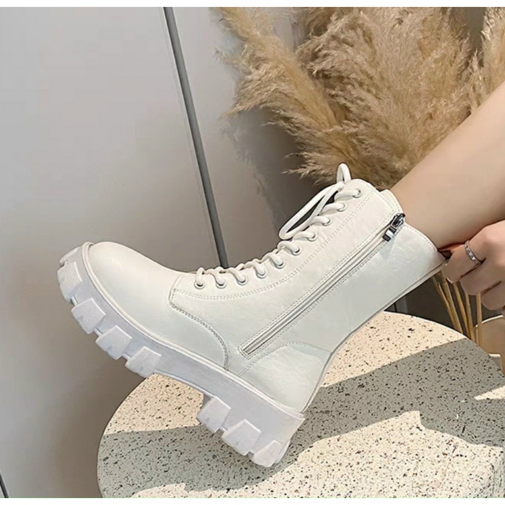 Bốt đan dây cổ lửng khóa cạnh đế vuông 4p da sần cực chất mẫu mới hàng bao đẹp