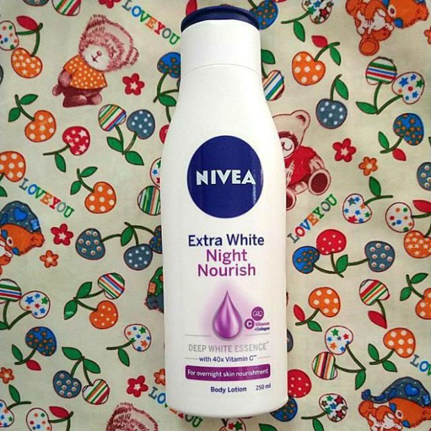 Tinh chất dưỡng thể dưỡng trắng da Nivea Extra White Night Nourish ban đêm 250ml