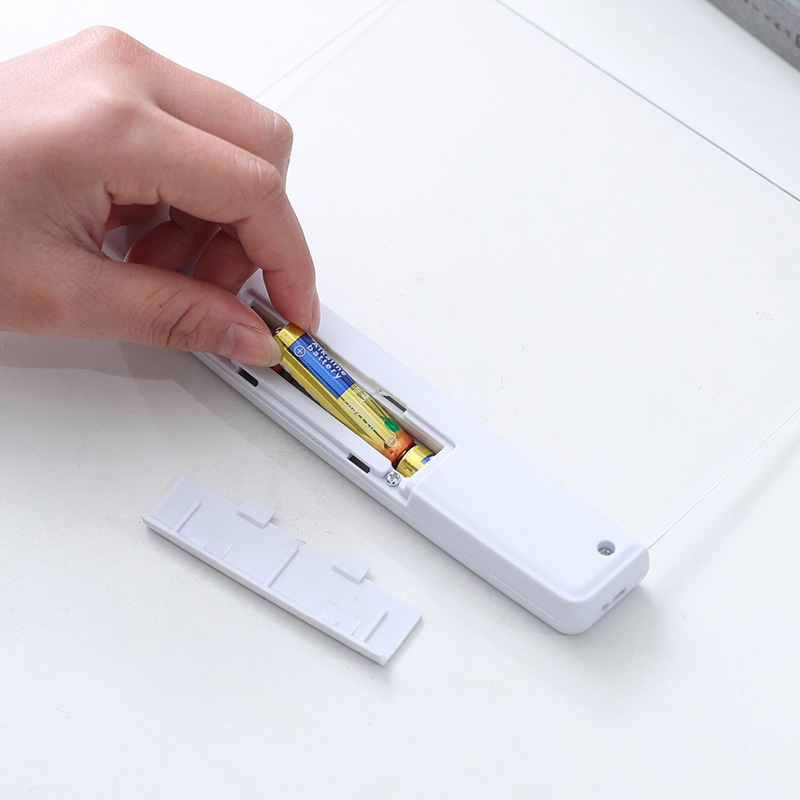 Đèn LED siêu mỏng đọc sách dùng pin tiện lợi
