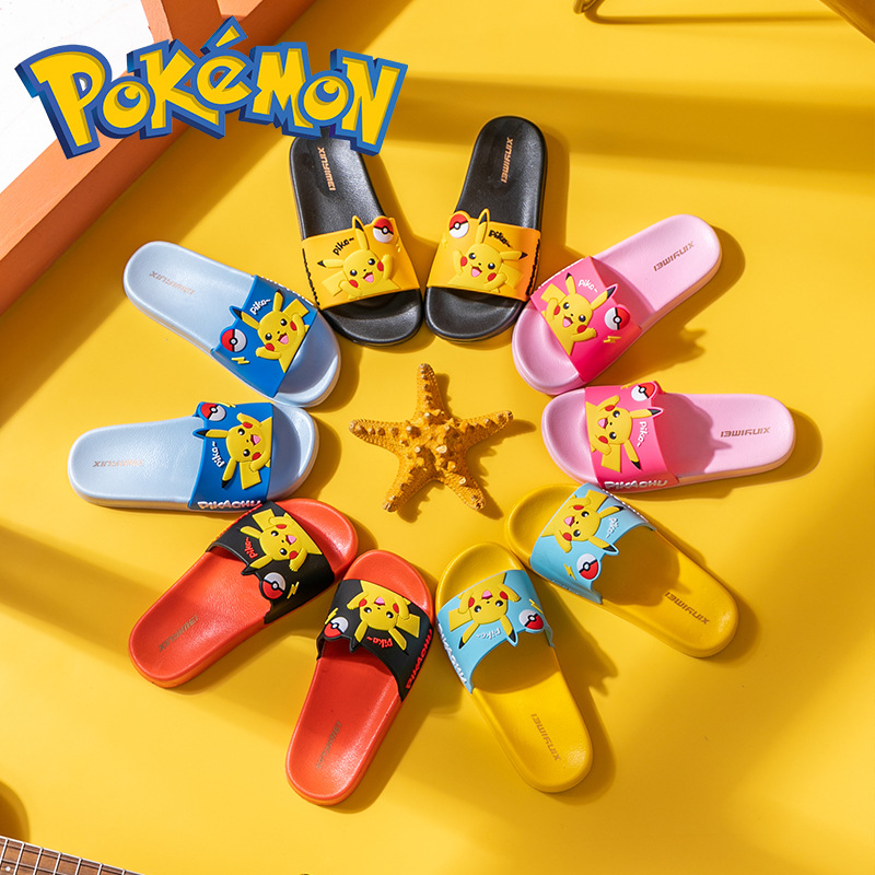 Dép cho bé mang trong nhà bằng PVC mềm chống trượt hình pikachu xinh xắn