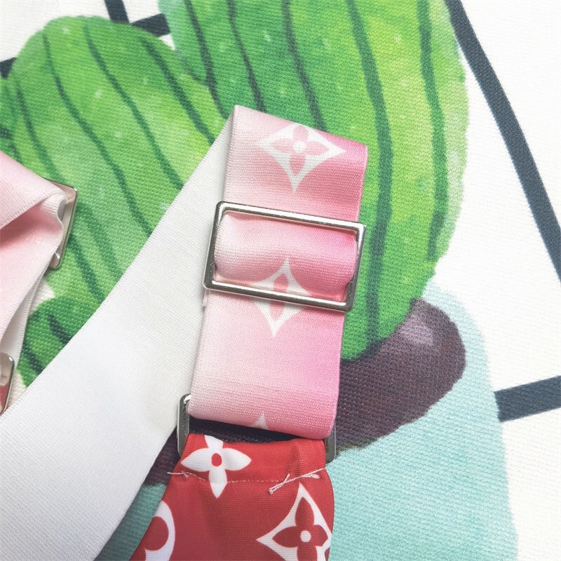 Bộ gym hoạ tiết Lv