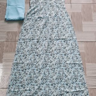 Áo dài hoa nhí kèm quần lụa