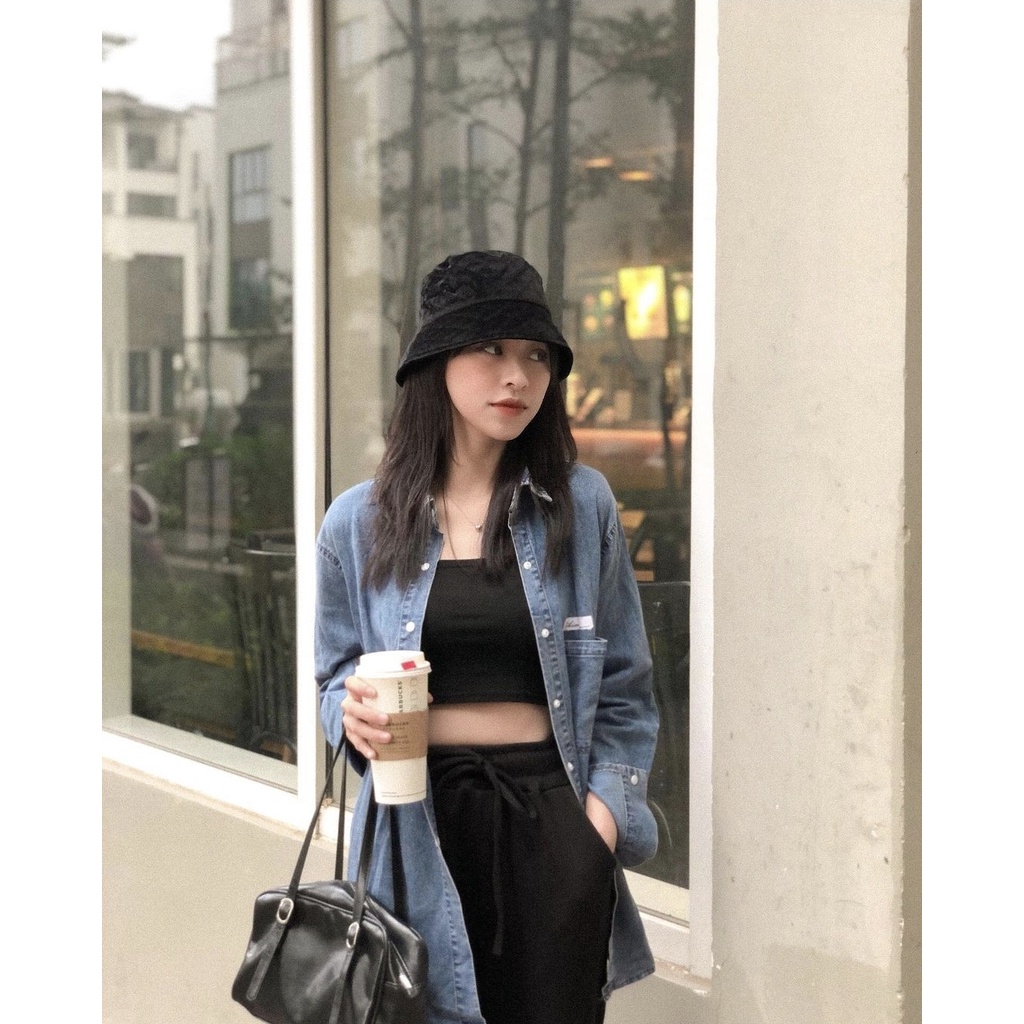 Áo bò dài tay nữ dáng rộng, Áo sơ mi jean cổ bẻ unisex thêu logo có túi ngực DASKI