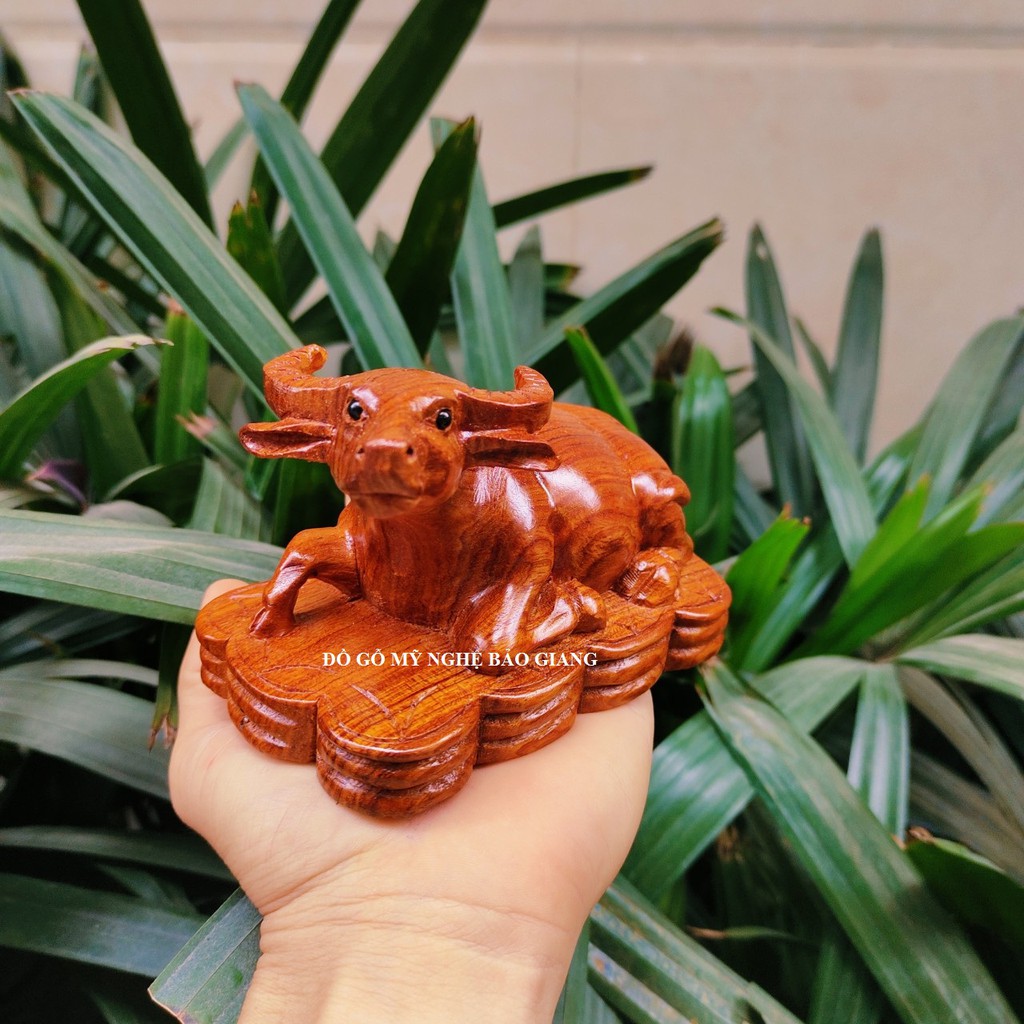 Tượng con trâu gỗ hương 12 cm