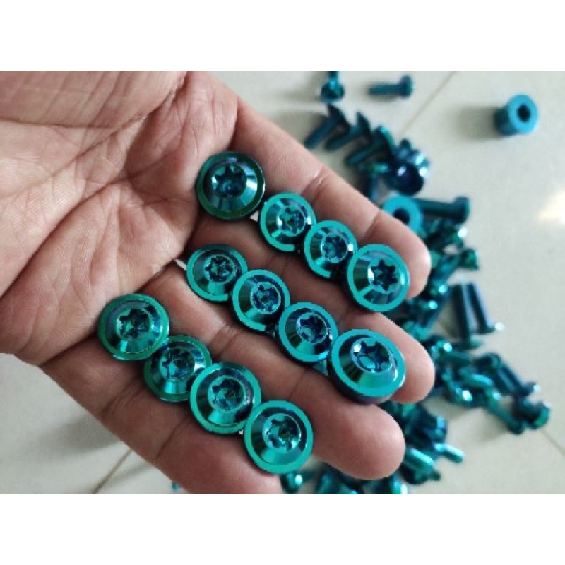 Ốc Titan Gr5 Gắn Dàn Áo Các Dòng Xe Size 4li 5li 6li 8li