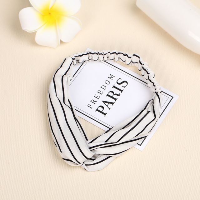 Băng đô cài tóc phong cách Hàn Quốc