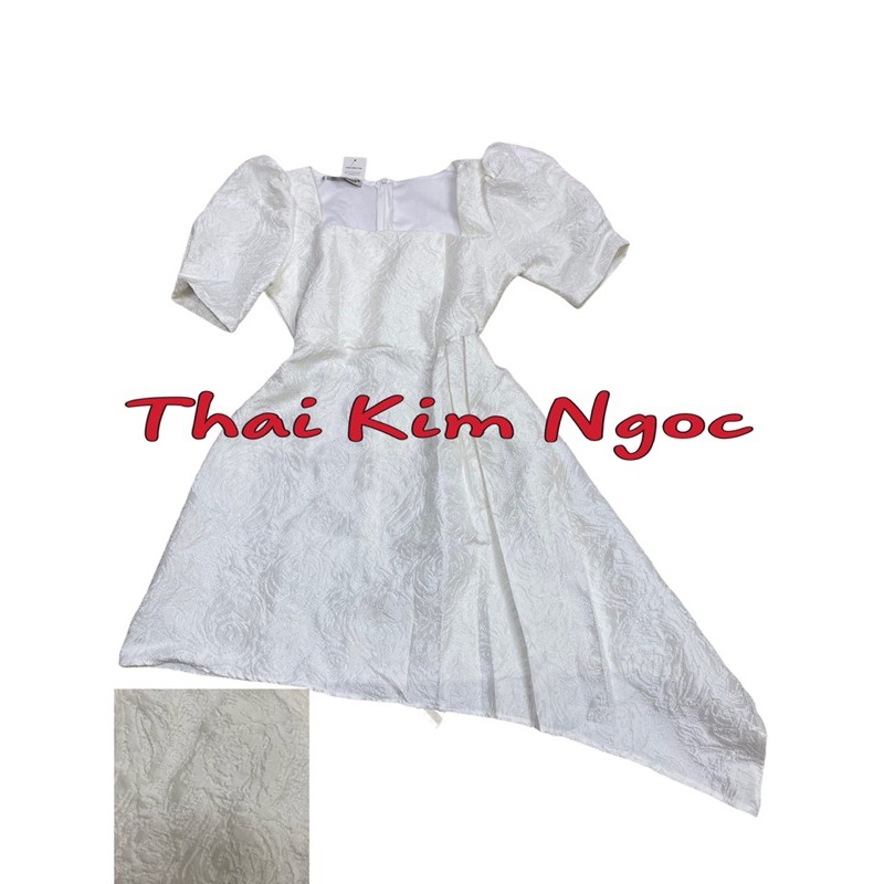 Đầm gấm cổ vuông tay bồng lệch tà | BigBuy360 - bigbuy360.vn