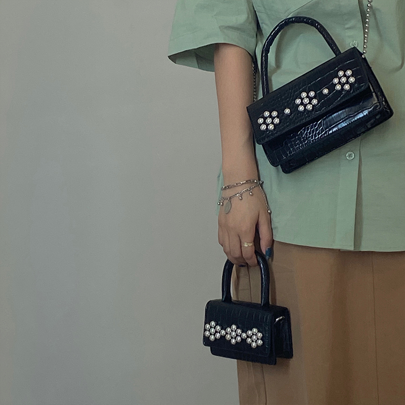 Túi đeo chéo đính hoa xinh xắn thời trang dành cho nữ