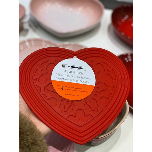 LÓT NỒI LE CREUSET HÌNH TRÁI TIM MẦU HỒNG & ĐỎ