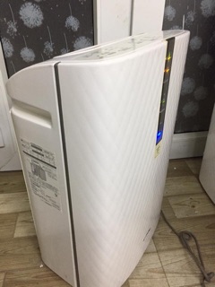 Máy lọc không khí sharp tạo ẩm