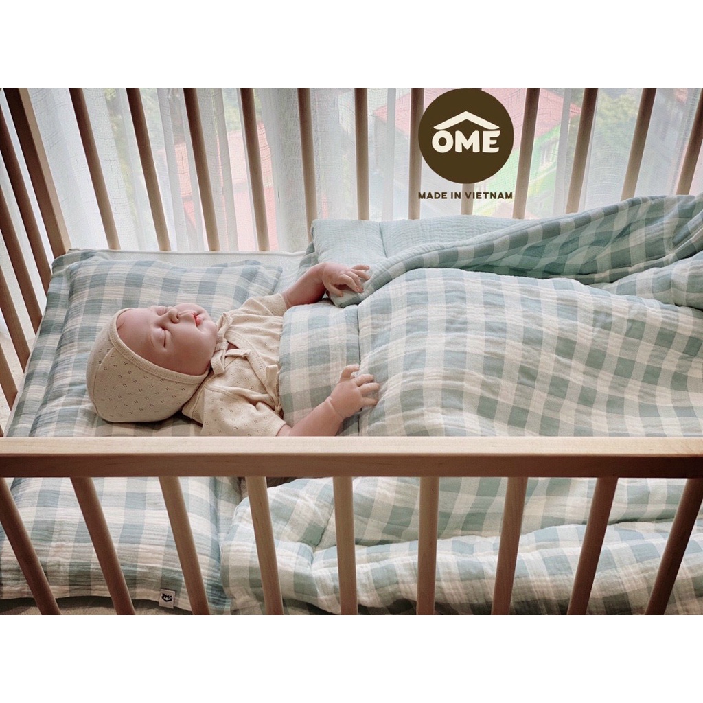 Set chăn gối bông vải xô muslin đi lớp OME cao cấp cho bé