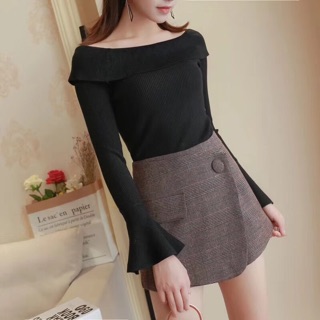 Áo len ôm trễ vai tay loe