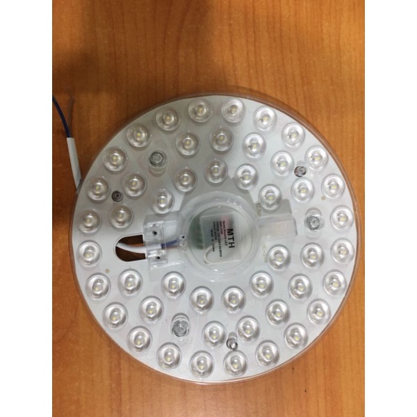 Vỉ led 18w - 24w ánh sáng trắng dùng để thay thế đèn ốp trần, đèn trang trí,đèn mắt trâu dễ dàng lắp đặt và thay thế