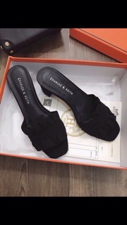 Guốc gucci và guốc bèo