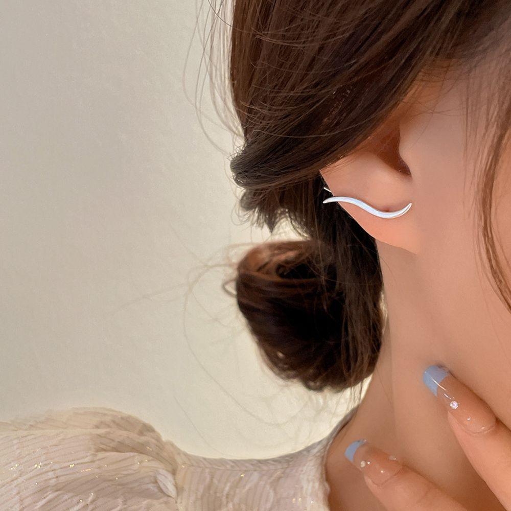 Bông Tai Dáng Dài Bằng Kim Loại Thiết Kế Đơn Giản Thời Trang Cho Nữ